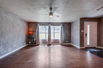 2031 Brookhaven Dr in Dallas, TX - Building Photo - Building Photo