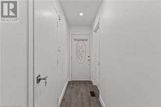 19 Quarry Ct in Hamilton, ON - Building Photo - Building Photo