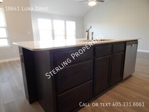 18641 Luna Dr in Edmond, OK - Building Photo - Building Photo