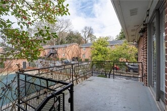 4266 Roswell Rd NE in Atlanta, GA - Building Photo - Building Photo