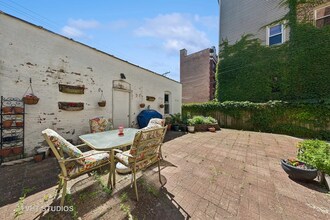 7619 N Bosworth Ave, Unit 1.5 in Chicago, IL - Foto de edificio - Building Photo