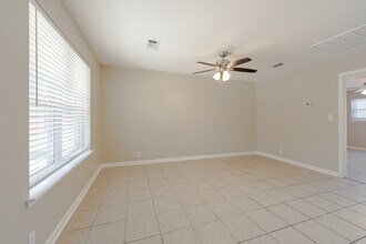 14207 W Club Deluxe Rd in Hammond, LA - Foto de edificio - Interior Photo