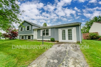 3539 Turret Green Dr in Toledo, OH - Building Photo - Building Photo