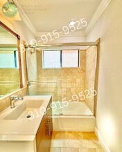 1506 S Barrington Ave in Los Angeles, CA - Foto de edificio - Building Photo