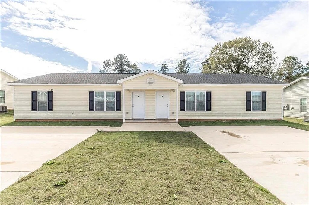 137 Ronald Pride Blvd in Fort Valley, GA - Building Photo