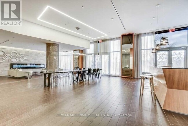 36 Park Lawn Rd in Toronto, ON - Building Photo - Building Photo