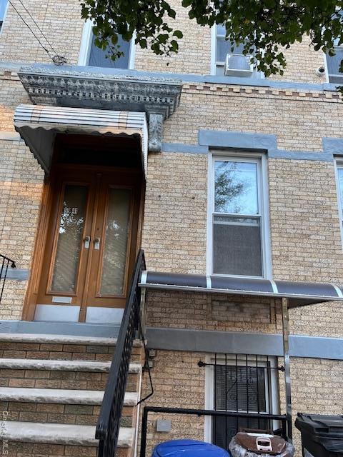 59-41 Madison St in Queens, NY - Foto de edificio