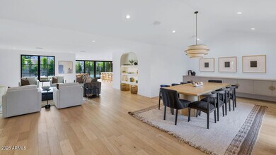 6039 E Calle Camelia in Scottsdale, AZ - Building Photo - Building Photo