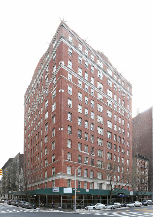 650 West End Ave in New York, NY - Building Photo