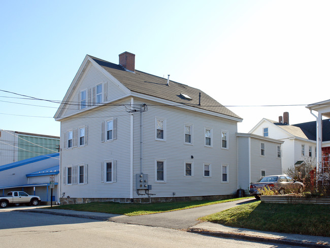 32 South St in Bath, ME - Foto de edificio - Building Photo