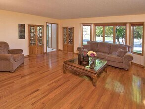 475 Oak Hill Rd in Chaska, MN - Building Photo - Building Photo