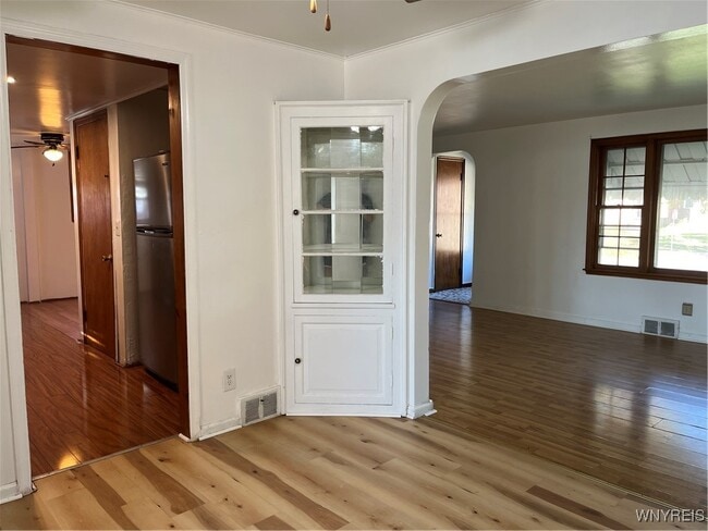 property at 61 Lynncrest Terrace