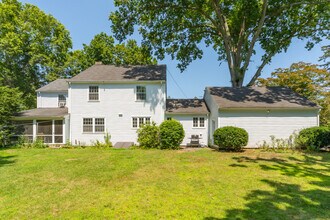 44 Liberty St in Madison, CT - Building Photo - Building Photo