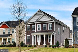 208 Embrey Mill Rd in Stafford, VA - Building Photo - Building Photo