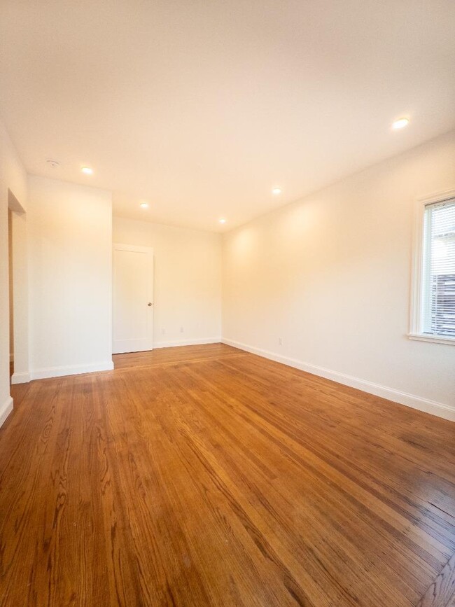 410 Spruce Ave in South San Francisco, CA - Building Photo - Building Photo