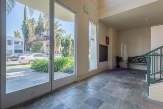 4341 Ventura Canyon Ave in Sherman Oaks, CA - Building Photo - Building Photo