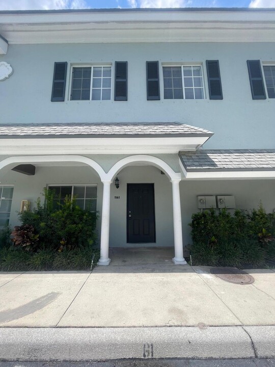 1161 Colonial Palms Way in West Palm Beach, FL - Building Photo