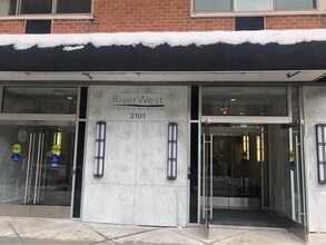 2101 Chestnut St in Philadelphia, PA - Building Photo - Building Photo