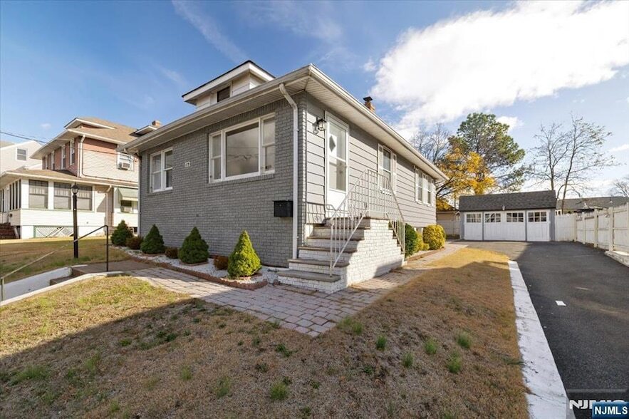 79 Lincoln Ave in Fair Lawn, NJ - Foto de edificio