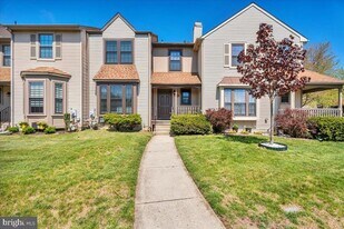 38 Burgundy Dr in Evesham, NJ - Building Photo