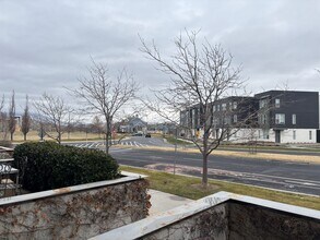 4602 S Jordan Pkwy in South Jordan, UT - Foto de edificio - Building Photo