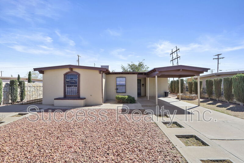 5440 Viceroy Dr in El Paso, TX - Building Photo