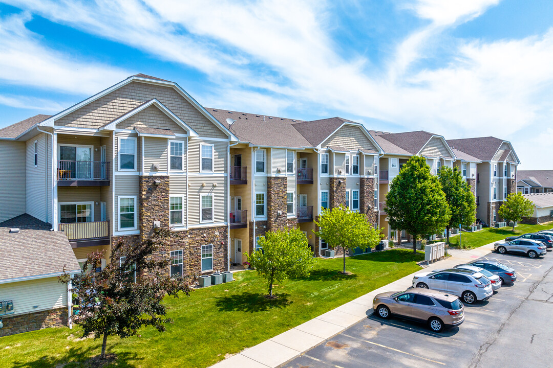 Woodland Reserve Apartments in Ankeny, IA - Foto de edificio