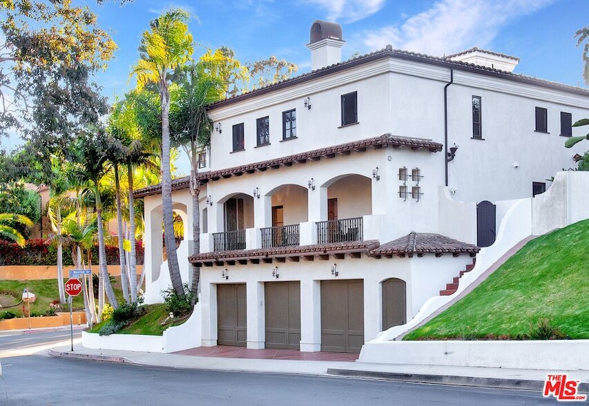 3501 Caribeth Dr, Unit #10 in Los Angeles, CA - Foto de edificio