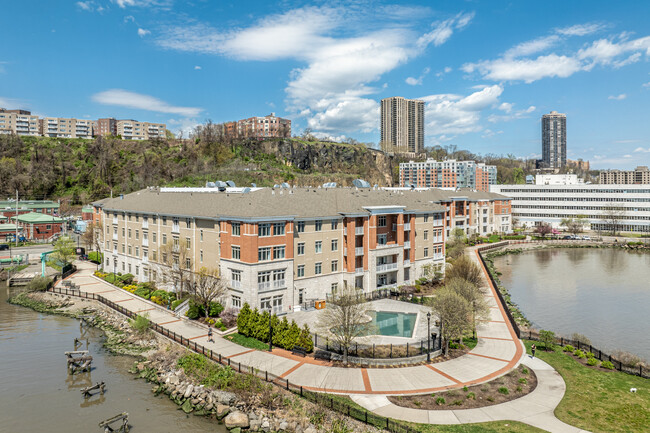 The Views at Hudson Pointe