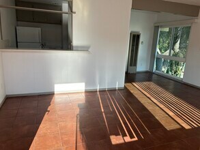 4107 Sunset Dr, Unit Sunset Drive in Los Angeles, CA - Building Photo - Building Photo