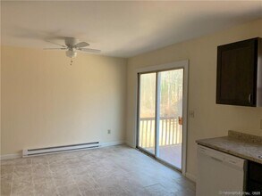 538 Cow Hill Rd in Groton, CT - Building Photo - Building Photo