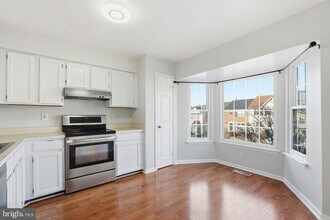 6739 Rockledge Pl in Centreville, VA - Building Photo - Building Photo