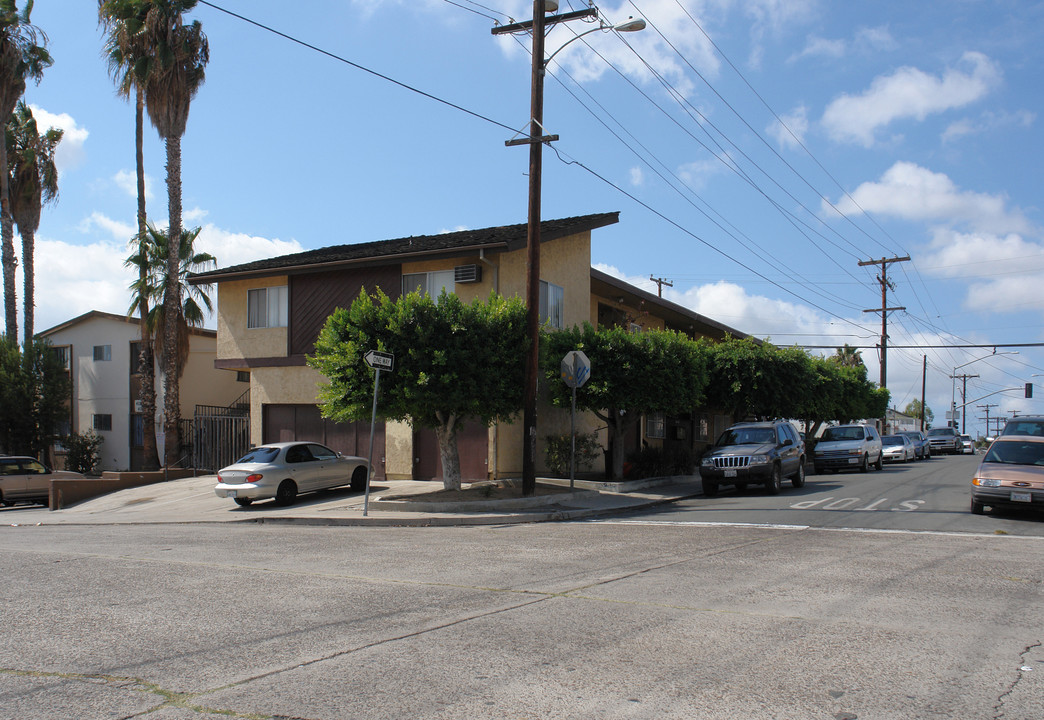 4094 48th St in San Diego, CA - Foto de edificio