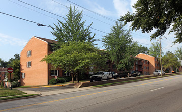 UMW Apartments in Fredericksburg, VA - Building Photo - Building Photo