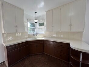 13900 Burbank Blvd in Sherman Oaks, CA - Building Photo - Building Photo
