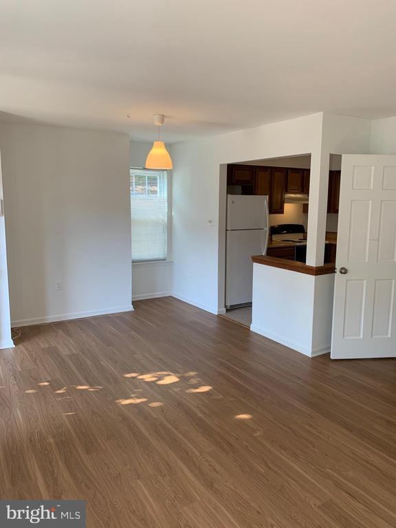 13749 Avonshire Dr in Silver Spring, MD - Building Photo - Building Photo