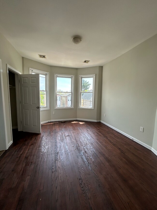 335 S 19th St, Unit Apt 3 in Newark, NJ - Building Photo - Building Photo