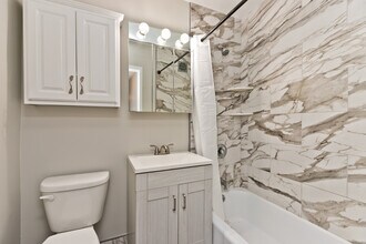 3410 N Lake Shore Dr, Unit # 014F in Chicago, IL - Building Photo - Building Photo