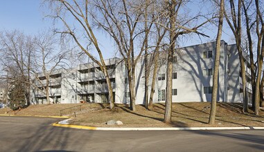 Canabury Pond in Little Canada, MN - Building Photo - Building Photo