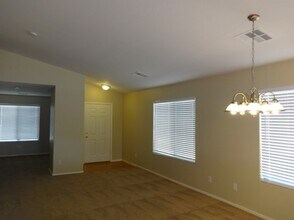 2057 S 155th Dr in Goodyear, AZ - Foto de edificio - Building Photo