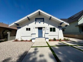 151 E 47th St, Unit 151 in Los Angeles, CA - Building Photo