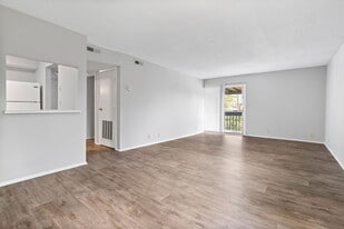 Woodland Apartments in Rossville, GA - Building Photo