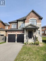 9 Acacia Ct in East Gwillimbury, ON - Building Photo