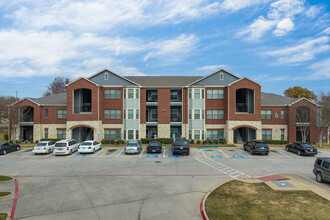 The Homes of Mountain Creek in Grand Prairie, TX - Building Photo - Building Photo