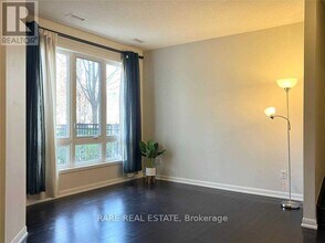 70-70 Glendora Ave in Toronto, ON - Building Photo - Building Photo