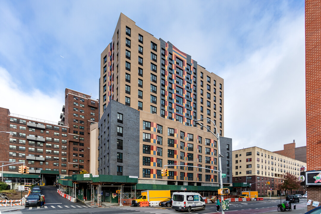 Twin Parks Terrace in Bronx, NY - Building Photo