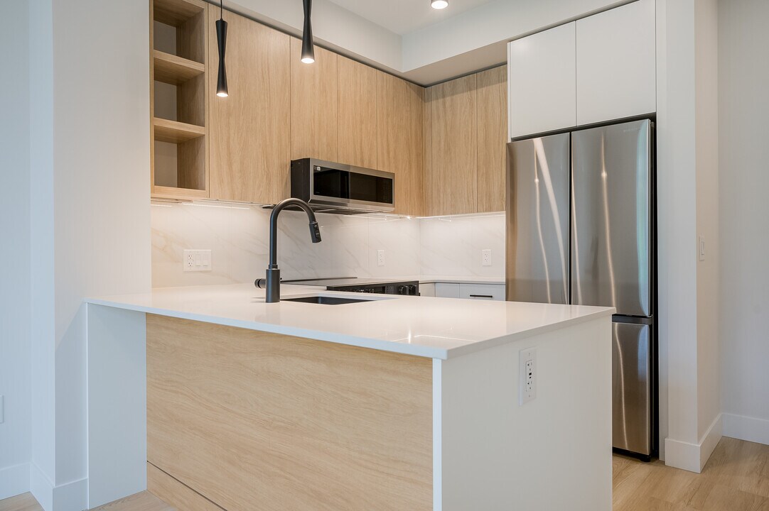 34395 Gladys Ave in Abbotsford, BC - Building Photo