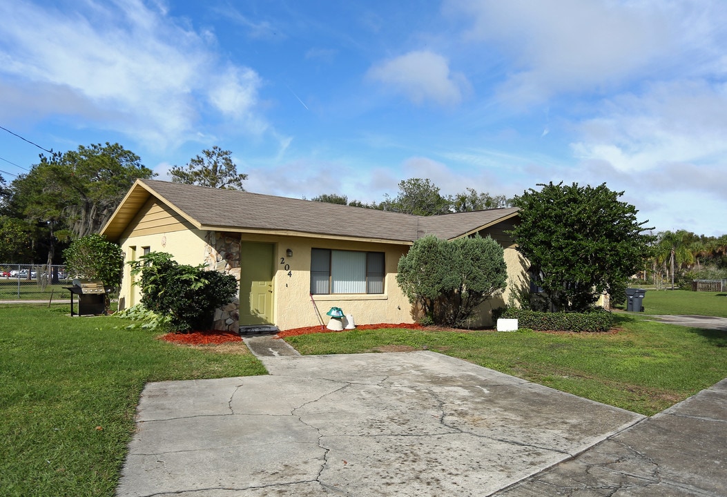 204 Leelon Rd in Lakeland, FL - Foto de edificio