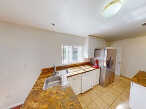 5012 Tierra Baja Way in San Diego, CA - Building Photo - Building Photo