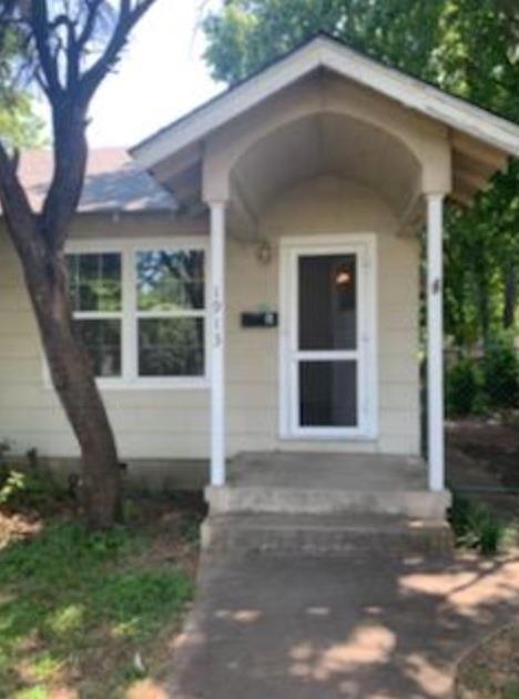 property at 1913 W 38th St